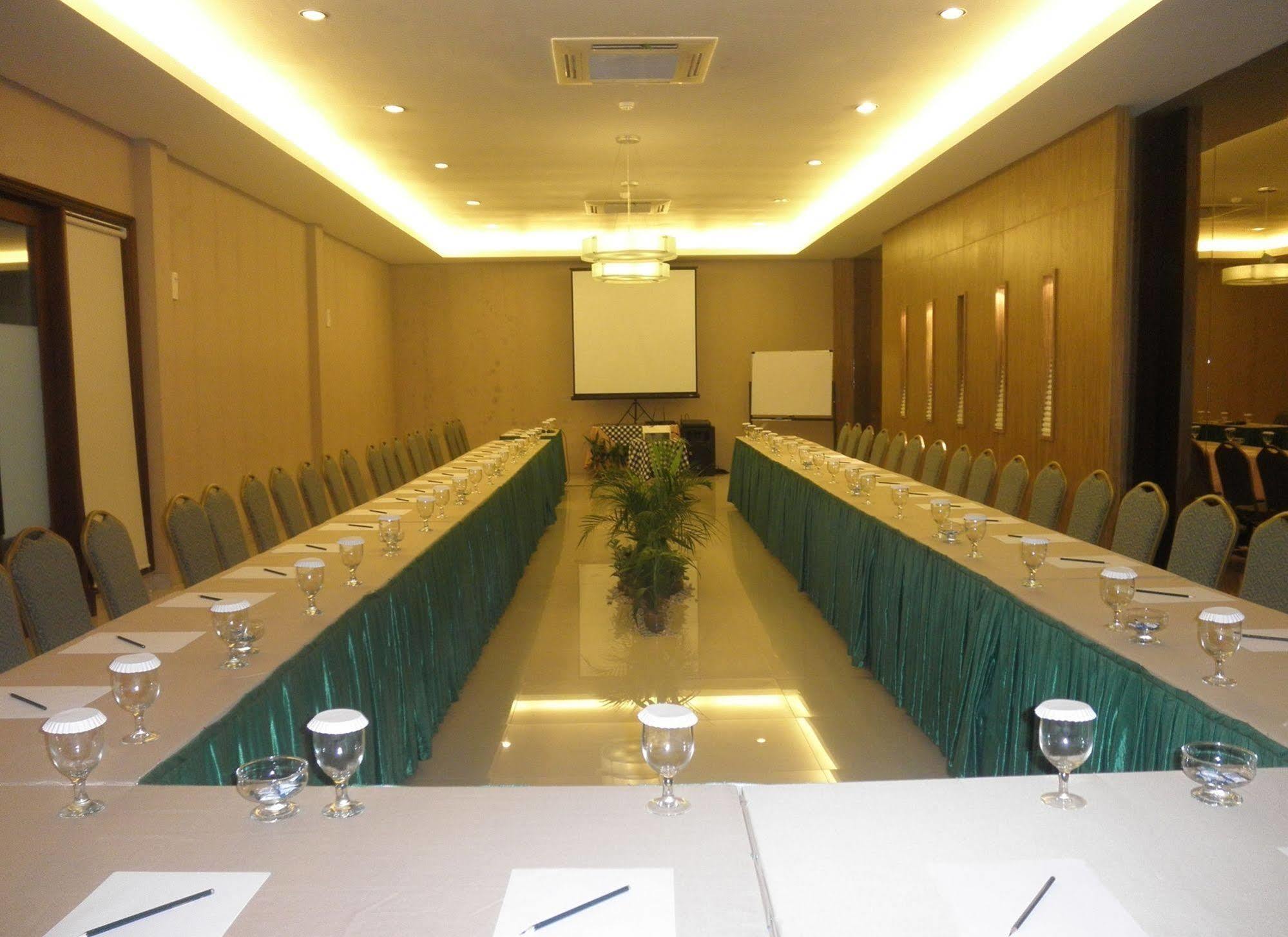 The Oxalis Regency Hotel Magelang Kültér fotó